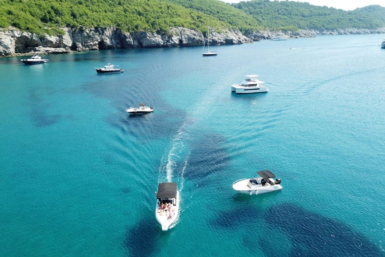 Navigando sulle acque cristalline della Croazia