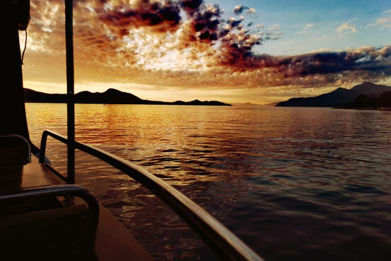 Giro in motoscafo al tramonto