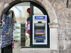 Sportello automatico a Stradun